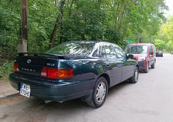 Toyota Camry cena 12000 przebieg: 355000, rok produkcji 1995 z Łódź małe 121